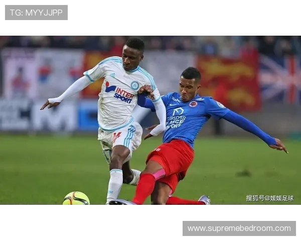 格拉纳达中路渗透表现稳健，进攻组织持续提升