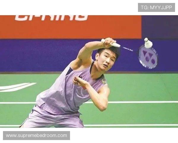 李诗沣训练完直接去奢侈品店刷卡，这自律和消费反差谁懂